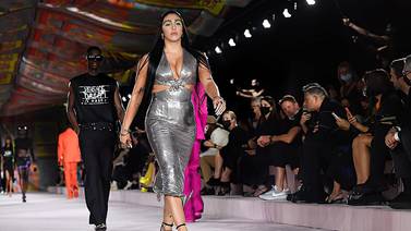 Lourdes Leon encabeza pasarela para Versace en la Semana de la Moda en Milán, Italia
