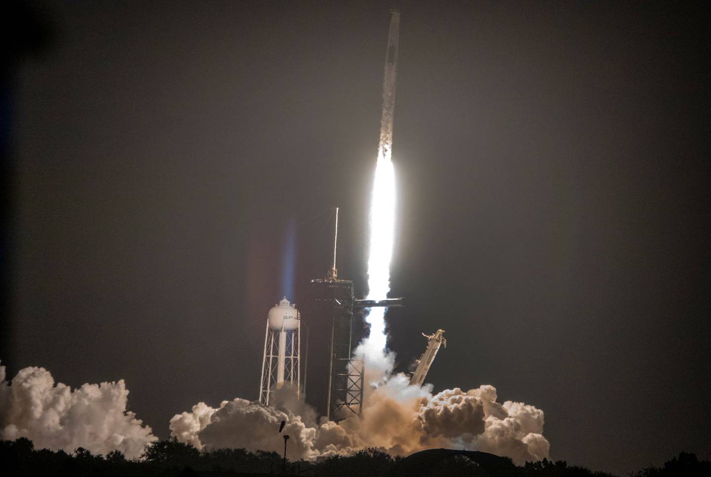 El cohete de la empresa SpaceX será lanzado esta tarde en Santa Bárbara, California.
