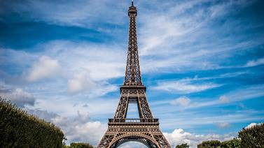 Cierran torre Eiffel,  Louvre y Versalles por coronavirus