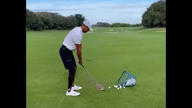 VIDEO: Tiger Woods vuelve a jugar golf después de su accidente de auto