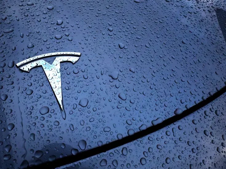 Tesla anuncia despidos masivos en su fábrica de Texas y reduce precios en mercados globales