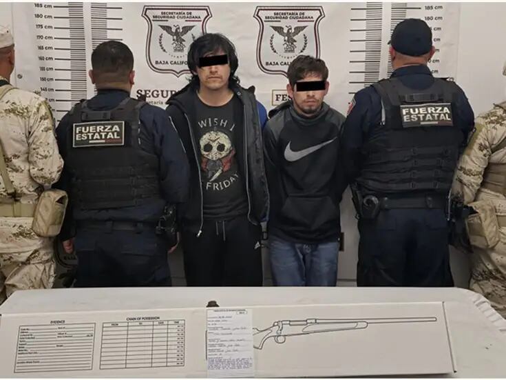 Detienen en Ensenada a sujetos con arma de fuego y vehículo robado
