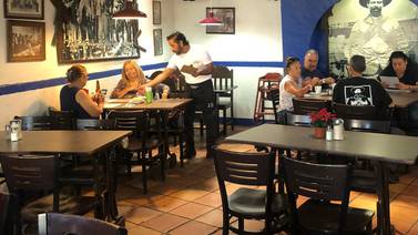 Afectan lluvias a restaurantes en vacaciones