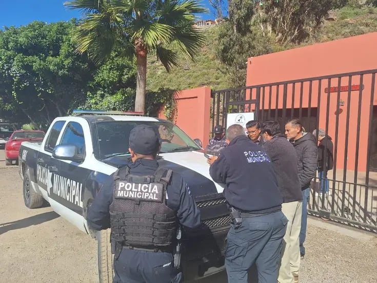 Denuncian intervención del gobierno de Ensenada en territorio de Rosarito