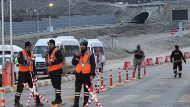 Turquía: Mineros quedan atrapados en mina de oro tras deslave; hay 4 detenidos por el accidente