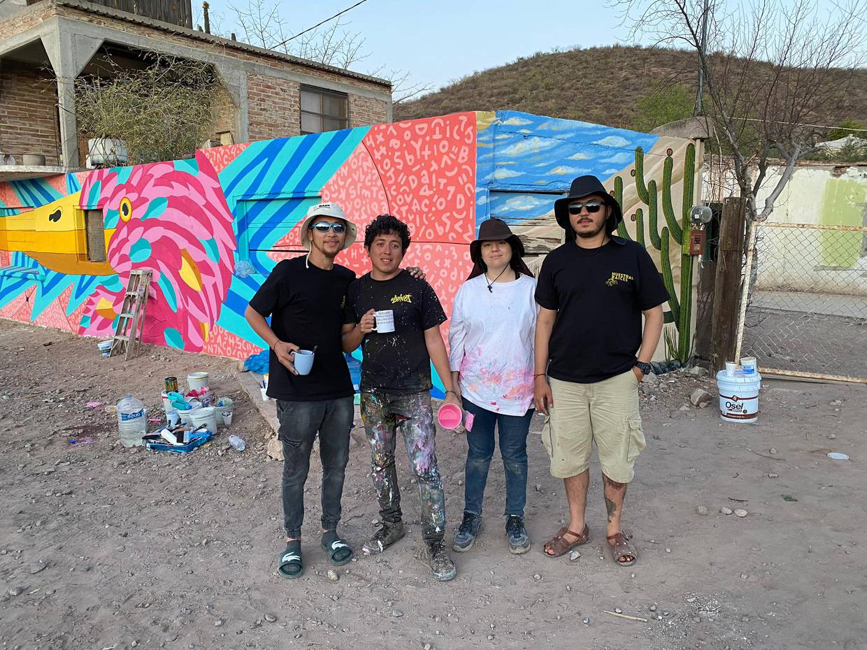 Participaron cuatro artistas locales, el propietario de un paseo campestre y algunos patrocinadores en la creación de los murales.