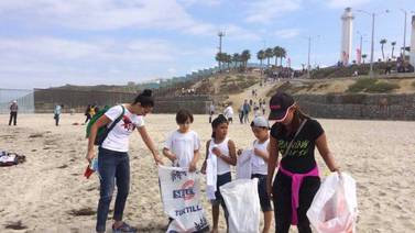 Cientos participan en 34 edición de 'Salvemos la playa'