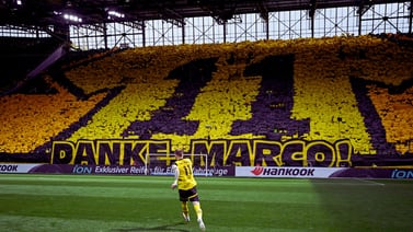 VIDEO: Marcos Reus anota un golazo de tiro libre en su último partido en el estadio del Borussia Dortmund