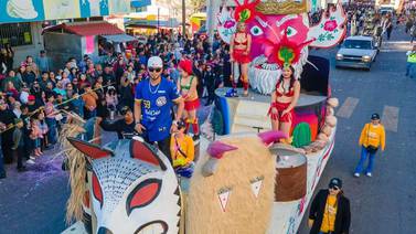 Usan de manera inadecuada simbología de la tribu yaqui en carnaval de Guaymas