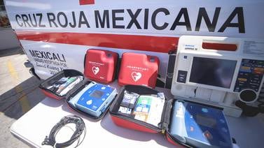 Dona comunidad China tres ambulancias  a Cruz Rojas