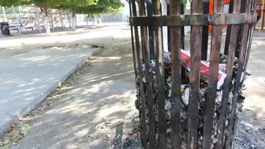 Fotorreportaje: Vandalismo "pega" a parques en colonias