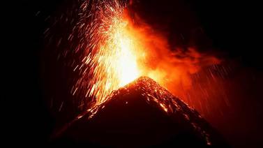 Nueva Zelanda suspende búsqueda de cuerpos tras erupción de volcán