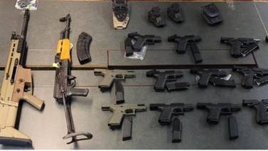 Decomisan cuantioso contrabando de armas en Nogales