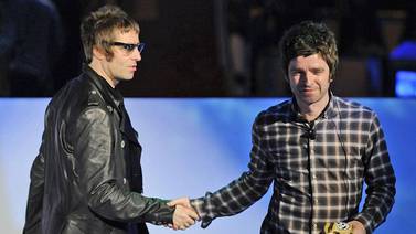 Noel Gallagher dice que su hermano es un "charlatán"