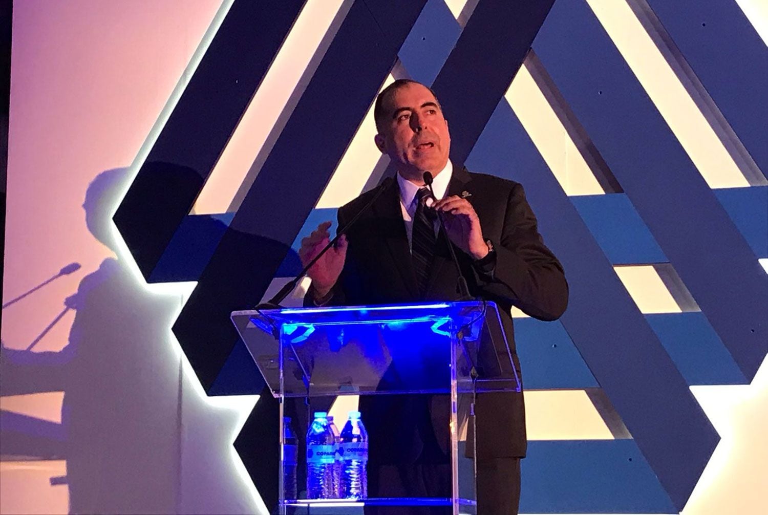 Roberto Vega Solís, dirigente de Coparmex Tijuana durante su discurso.