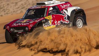 Con 57 años, Sainz se enfila a tercer título del Rally Dakar
