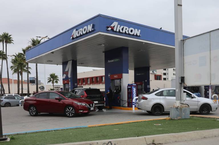 Decenas de estaciones ya presentan desabasto de gasolina en Tijuana, otras más están limitando el consumo.