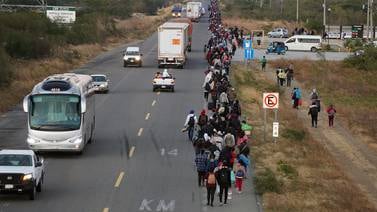 Caravana de migrantes ‘Éxodo de la pobreza’ avanza por Oaxaca donde permanecerá tres días