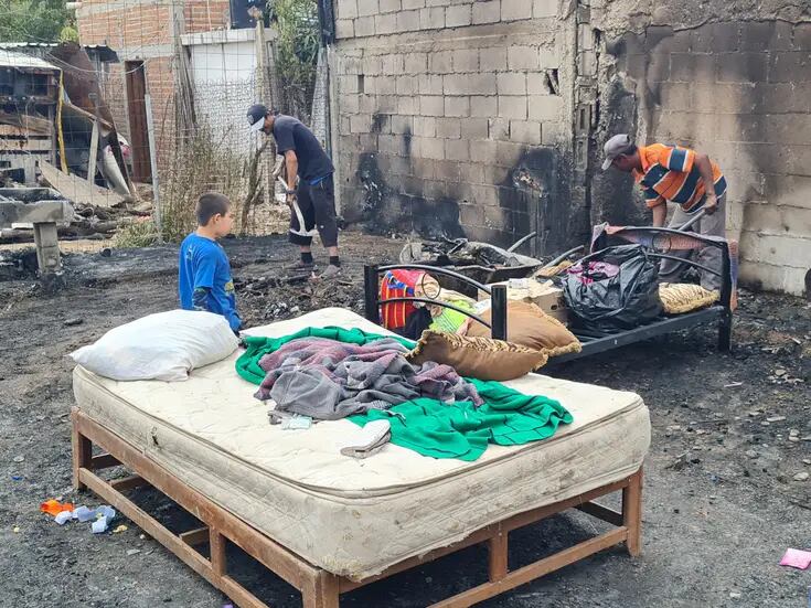 Familia de Hermosillo se queda sin nada tras incendio: “Estamos impactados... no pudimos hacer nada”
