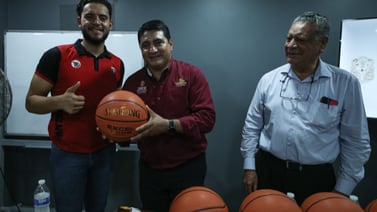 Apoya Érik "El Terrible" Morales a Las Panteras de la 16 de septiembre para competencia nacional