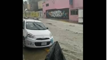 Ecatepec: Fuerte lluvia acompañada de granizo causa inundaciones 