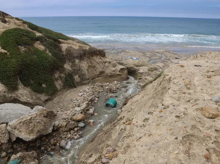 Expertos recomiendan no ingresar a playas de Tijuana por descargas de aguas negras