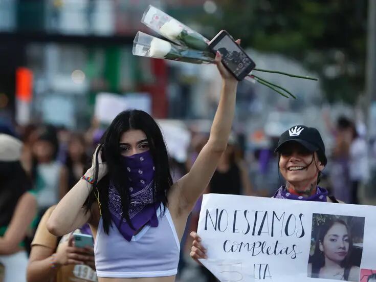Incidentes empañan marchas en el Día Internacional de la Mujer en Colombia