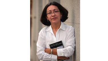 Mexicana Cristina Rivera Garza obtiene el premio José Donoso 2021