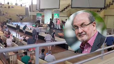 VIDEO: Se filtran nuevas imágenes del apuñalamiento de Salman Rushdie