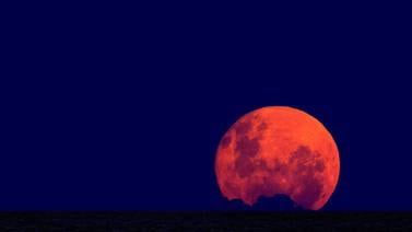 Luna llena y eclipse lunar total coincidirán este miércoles