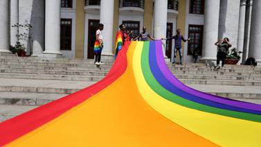 Bolivia: Demandan a candidato presidencial por decir que comunidad gay debe acudir al siquiatra