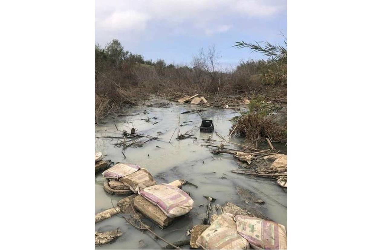 Denuncias ciudadanas han indicado altos niveles de contaminación de aguas negras en los arroyos de San Carlos y las Ánimas en Maneadero.