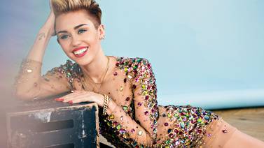 Miley Cyrus canta ''Old Town Road'' con Cody Simpson y Billy Ray Cyrus