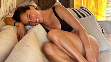 Sara Maldonado sorprende con foto semi desnuda, desbordando sensualidad, en una alberca de hotel