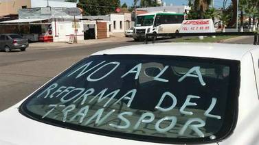 Taxistas protestan contra la municipalización del transporte en Navojoa