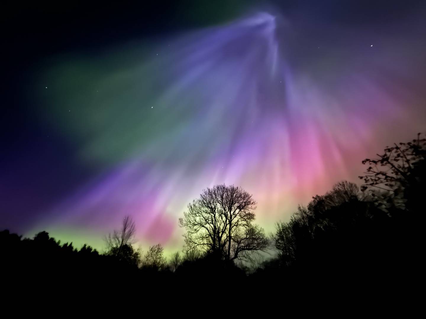 Este fin de semana, las auroras boreales fueron visibles desde Europa. Foto: Redes Sociales