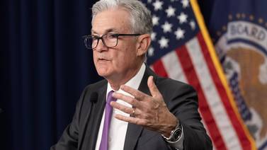 Fed mantendrá tasas altas hasta que se domine la inflación: Powell