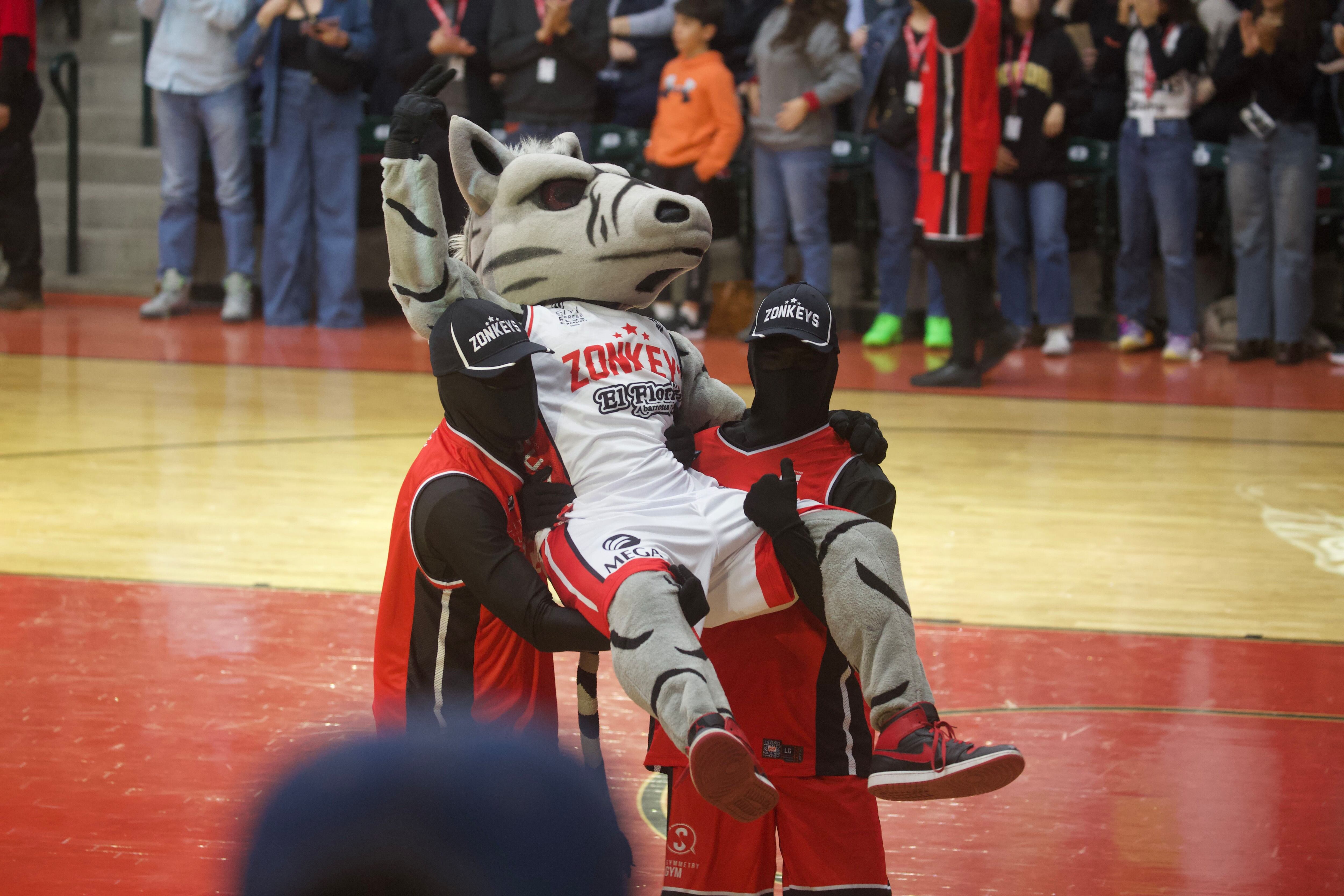 Inicia la fiesta de Zonkeys de Tijuana