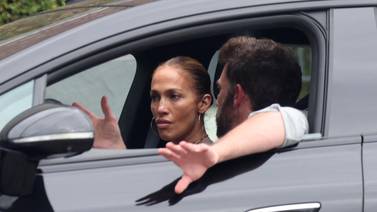 Jennifer Lopez y Ben Affleck parecen tienen acalorada discusión dentro de su carro