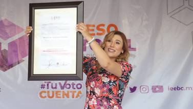 Marina del Pilar recibe constancia de mayoría como gobernadora de BC
