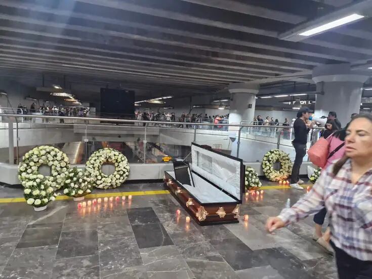 Protesta de estudiantes en la estación Mixcoac conmemoró el tercer aniversario del colapso de la Línea 12 del Metro