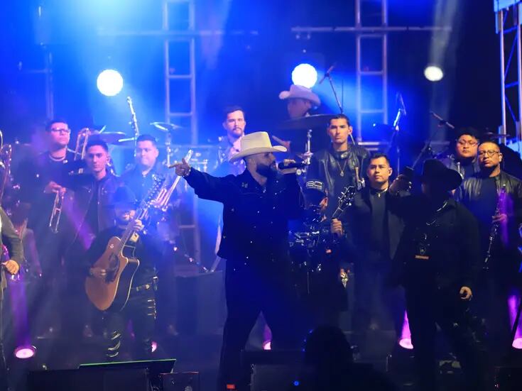 Causan polémica declaraciones de Carin León en concierto en Hermosillo
