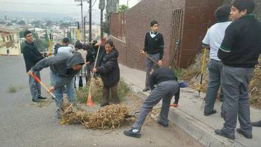 Conalep Tijuana I contribuye a la mejora de su entorno