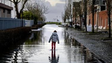 Europa empieza 2024 con inundaciones, cortes de luz y muertes por la tormenta Henk