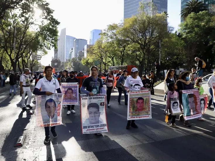 Dictan prisión formal a ocho militares implicados en el caso Ayotzinapa