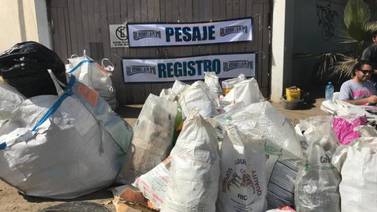 Levantan kilos de basura en 'Salvemos la playa' en Tijuana