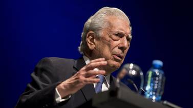 Mario Vargas Llosa está hospitalizado por Covid