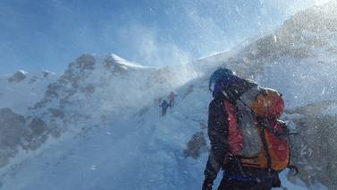 Cinco alpinistas pierden la vida durante avalancha en una montaña de Irán