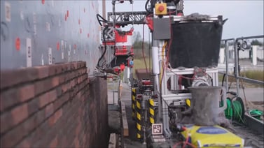 Un robot capaz de construir muros de ladrillos con rapidez y precisión