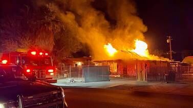 Arde casa en Calexico